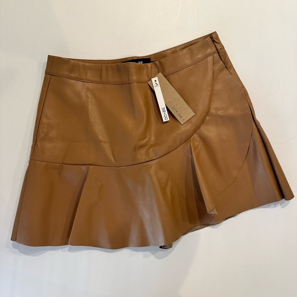 NWT - DO+BE Brown Faux Leather Mini Skort from Vici | Women’s Size L